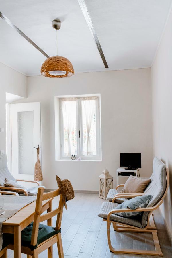 La Quiete Del Roero - Casa Vacanze Nel Verde Monticello d'Alba Ngoại thất bức ảnh